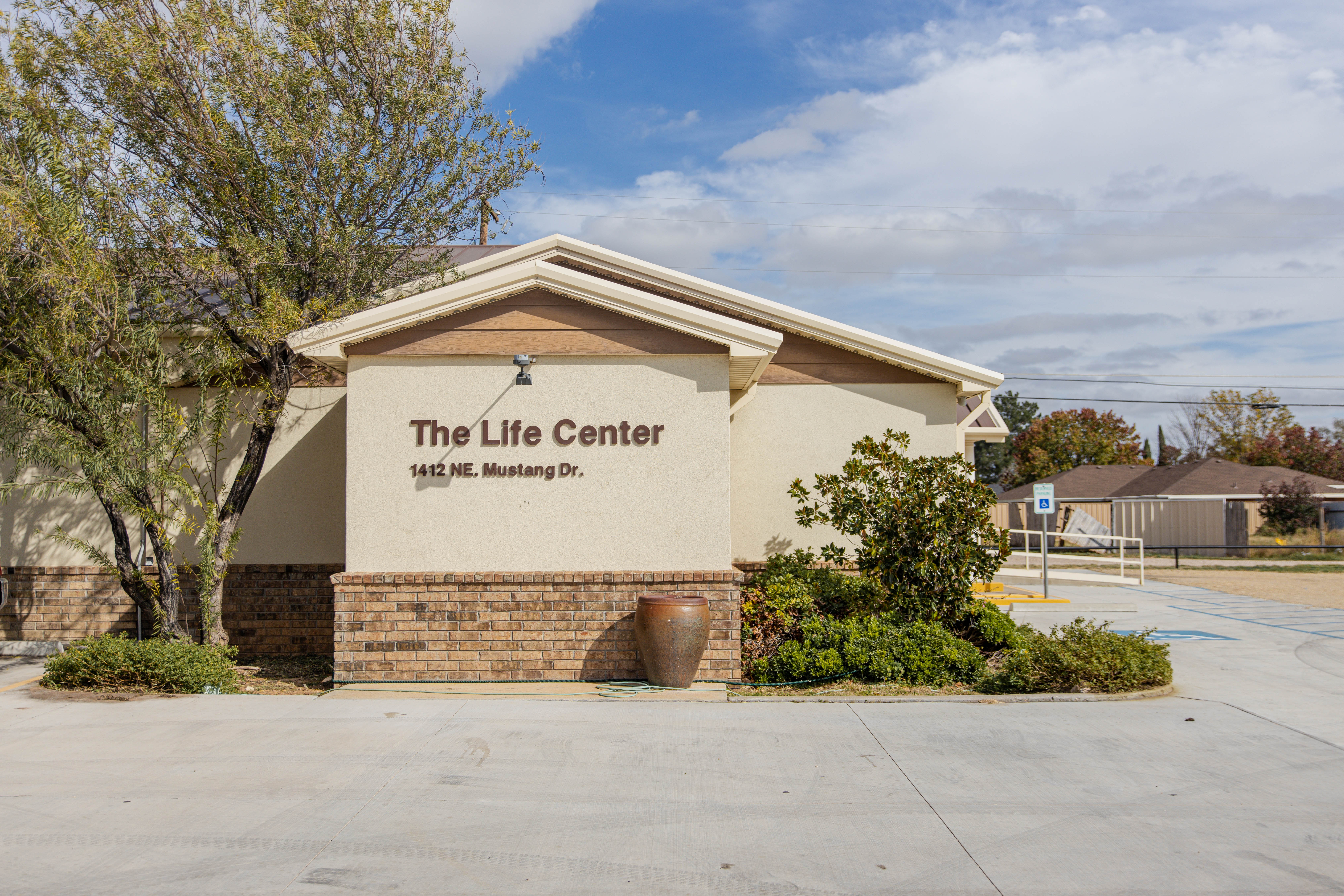 The Life Center's Andrews, Texas office exterior